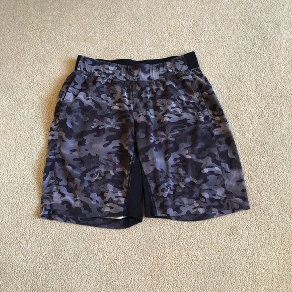 Lululemon Camo Shorts. Men’s Medium - Picture 1 of 3
